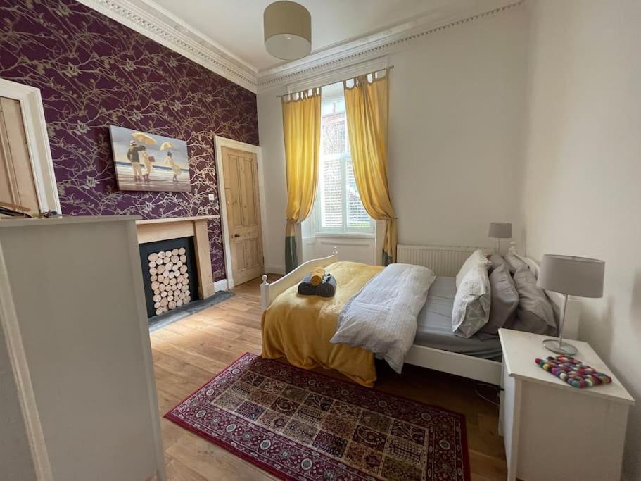 Appartamento Stunning West End Flat! Glasgow Esterno foto