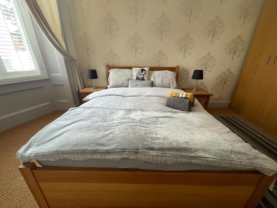 Appartamento Stunning West End Flat! Glasgow Esterno foto