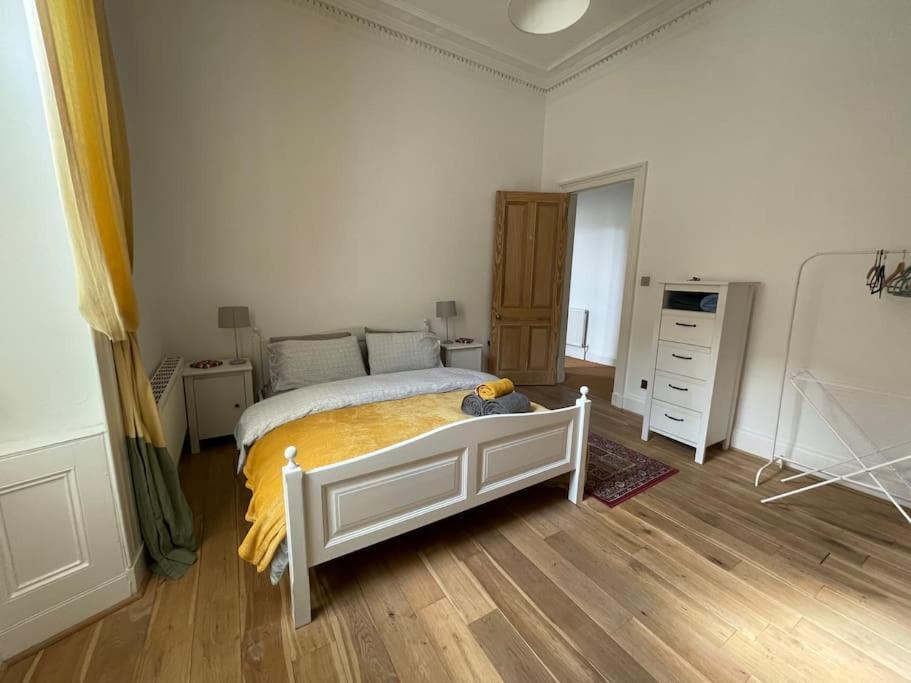 Appartamento Stunning West End Flat! Glasgow Esterno foto