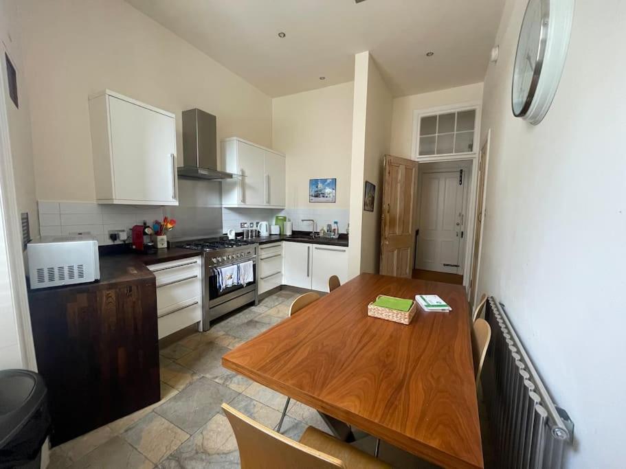 Appartamento Stunning West End Flat! Glasgow Esterno foto