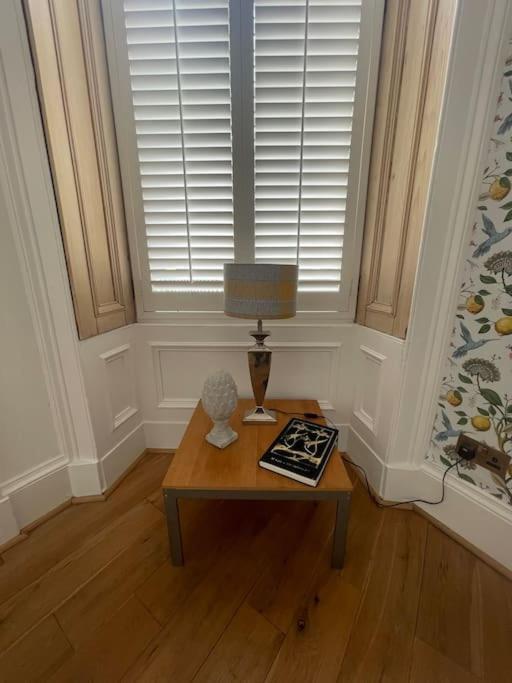 Appartamento Stunning West End Flat! Glasgow Esterno foto